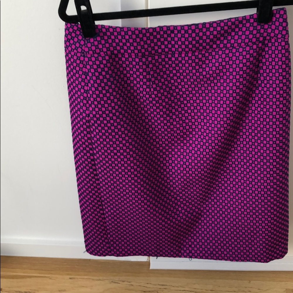 Checkered pencil skirt